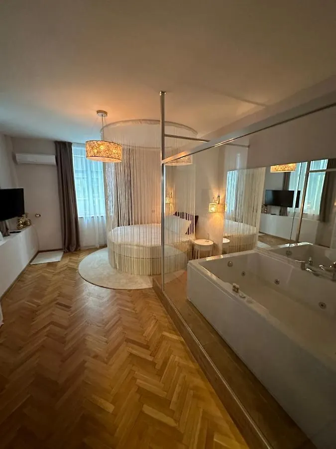 Luxury Apartment With Jacuzzi Szófia 0*,